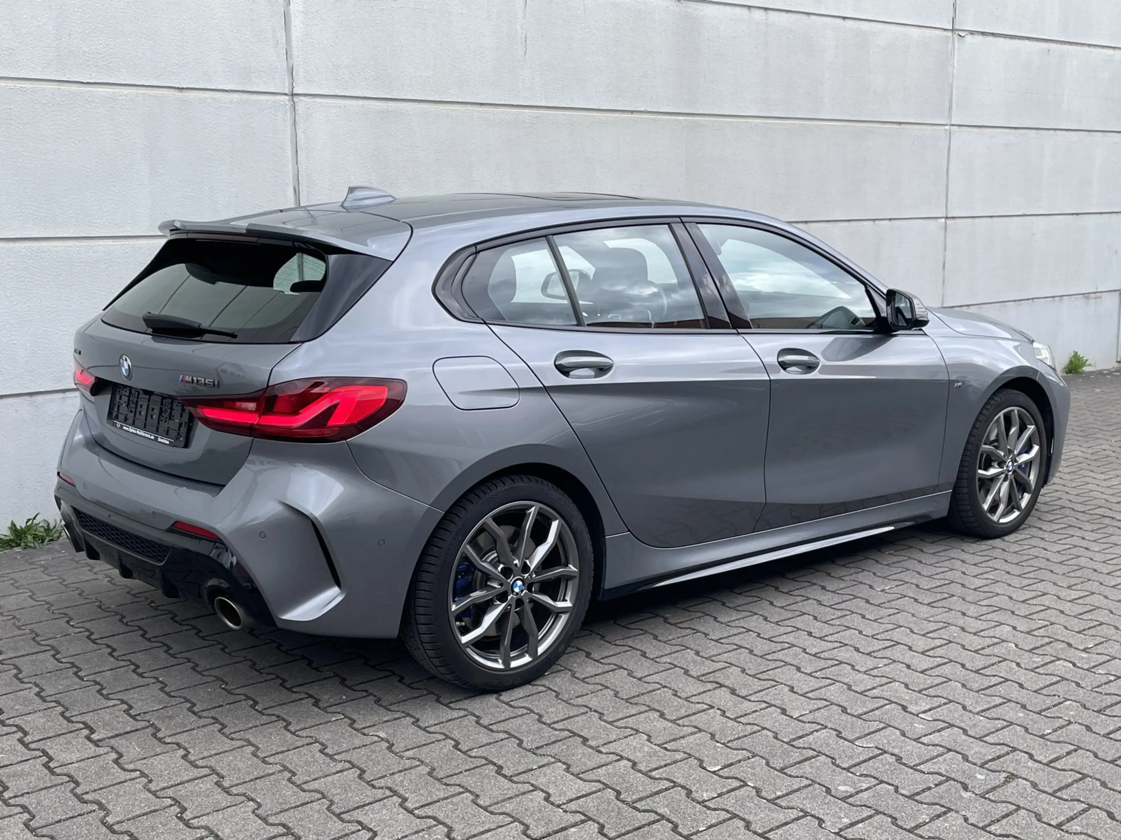 BMW M1 35 i xDrive  HeadUp Pano HarKar RKam ACC TotwAss — photo 3