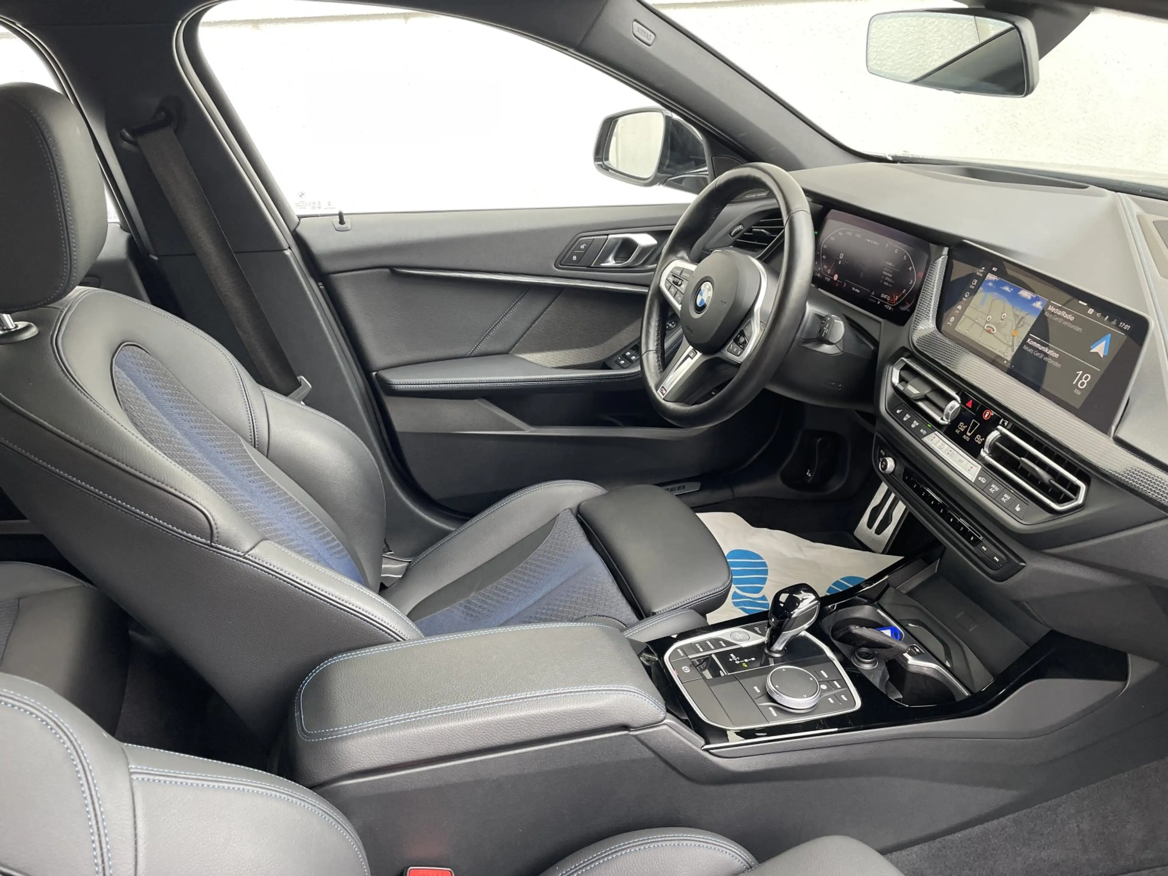 BMW M1 35 i xDrive  HeadUp Pano HarKar RKam ACC TotwAss — photo 12