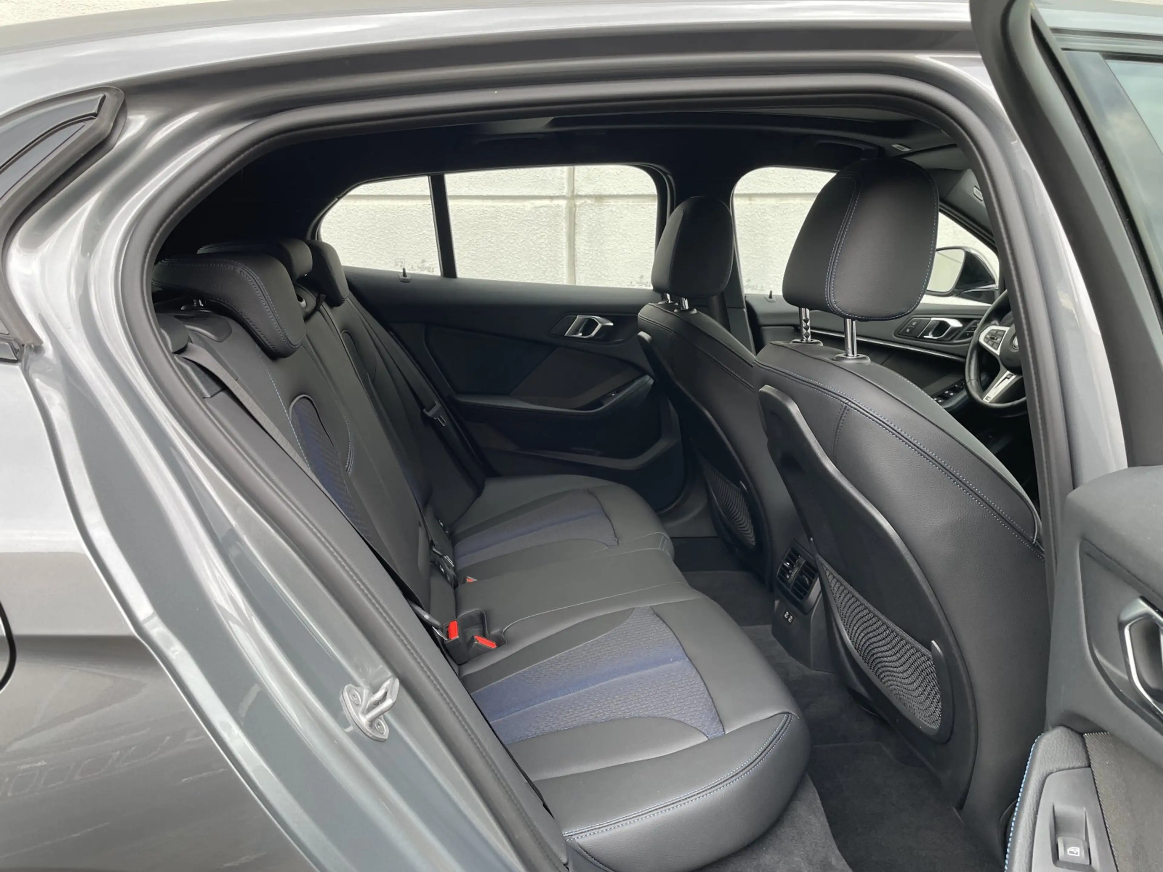 BMW M1 35 i xDrive  HeadUp Pano HarKar RKam ACC TotwAss — photo 11