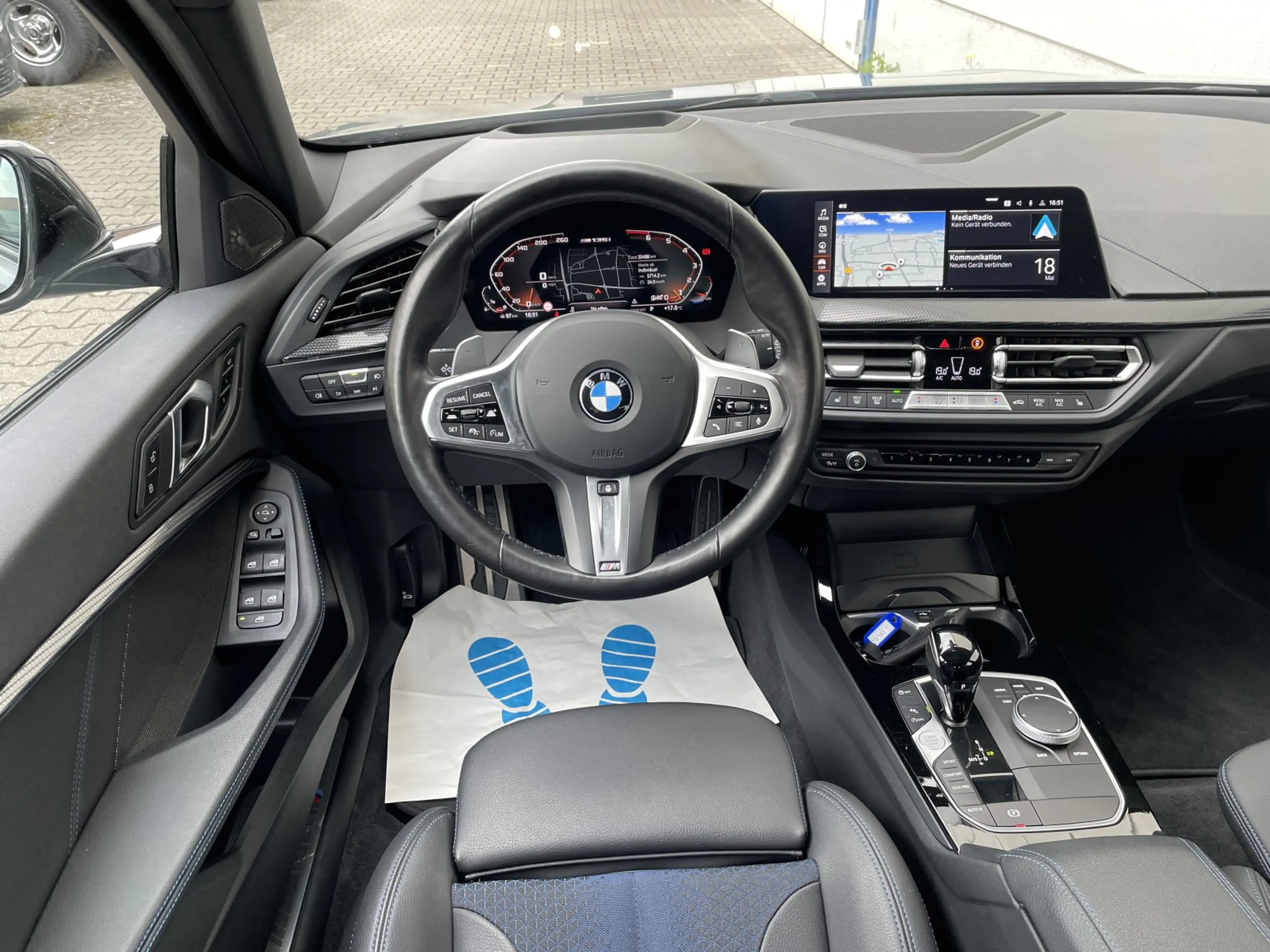 BMW M1 35 i xDrive  HeadUp Pano HarKar RKam ACC TotwAss — photo 4