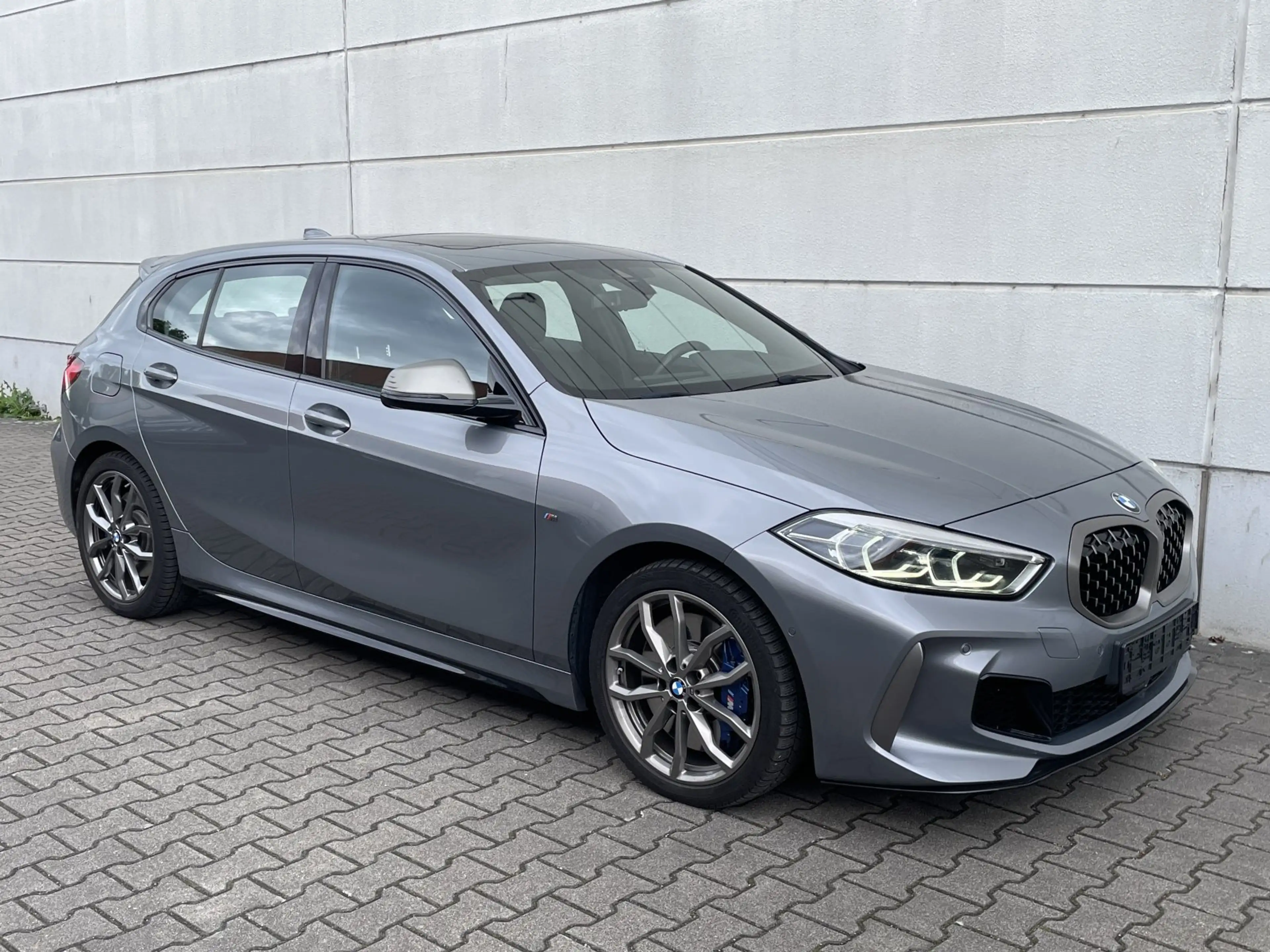 BMW M1 35 i xDrive  HeadUp Pano HarKar RKam ACC TotwAss — photo 6