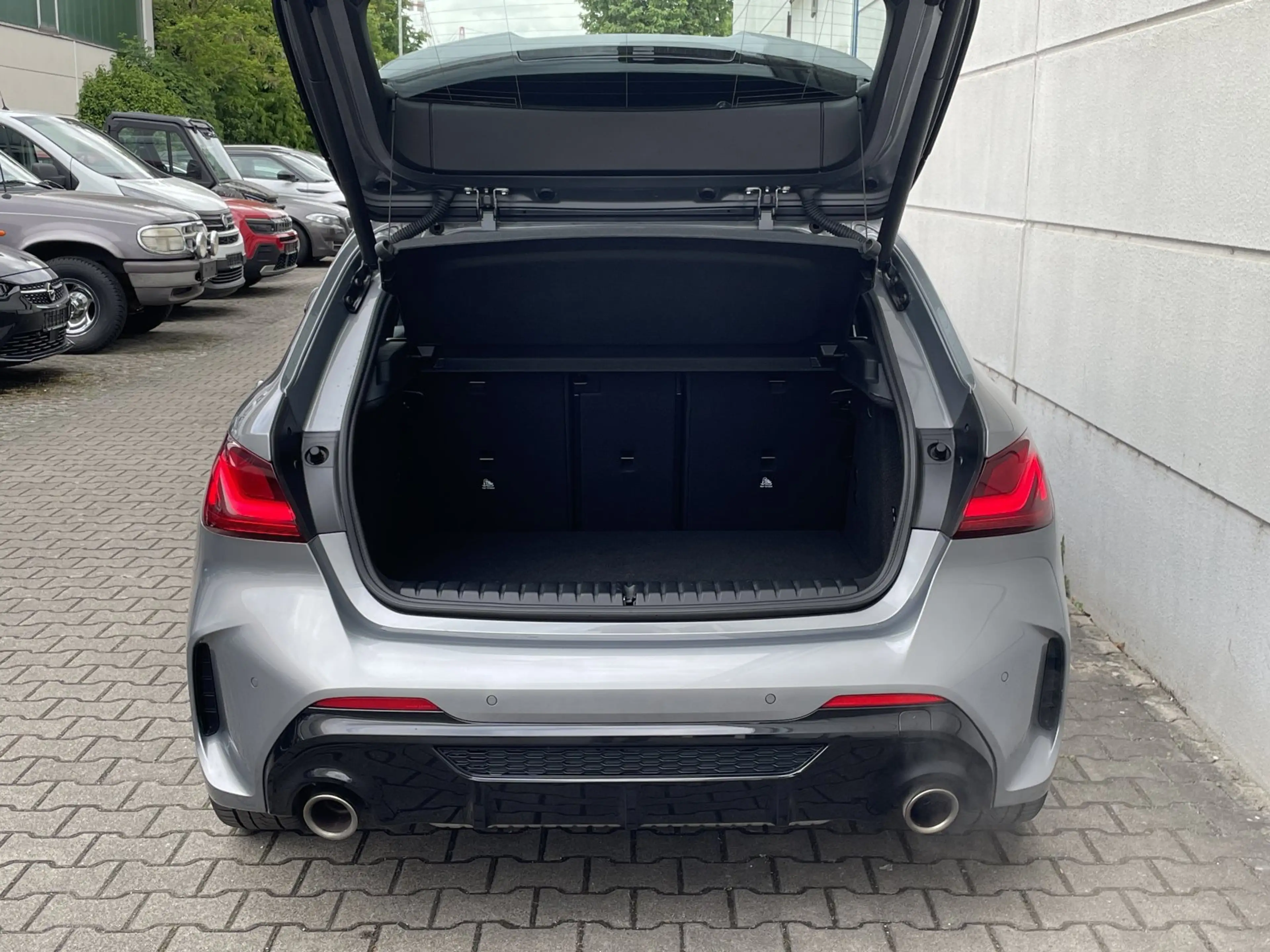 BMW M1 35 i xDrive  HeadUp Pano HarKar RKam ACC TotwAss — photo 10