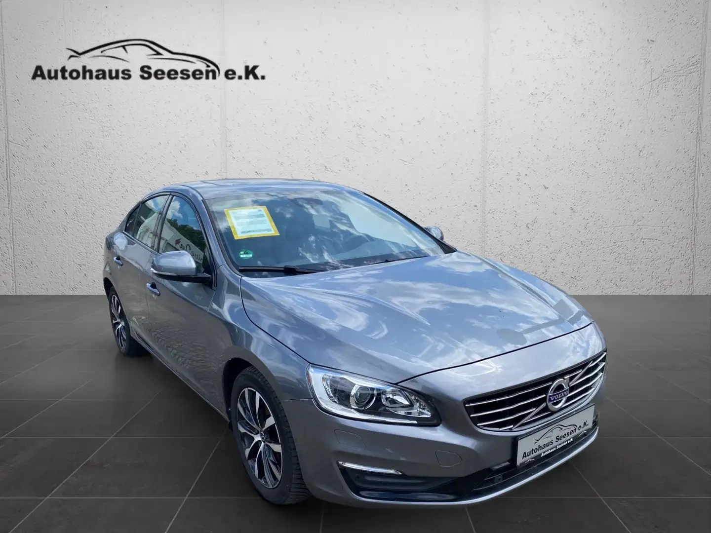 Volvo S60 Lim. Linje Svart*Leder*Navi*Xenon* Grau - 1