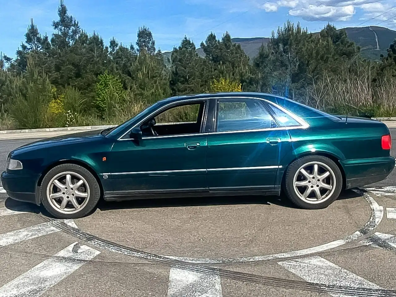 Audi A8 4.2 V8 Quattro, foto 2