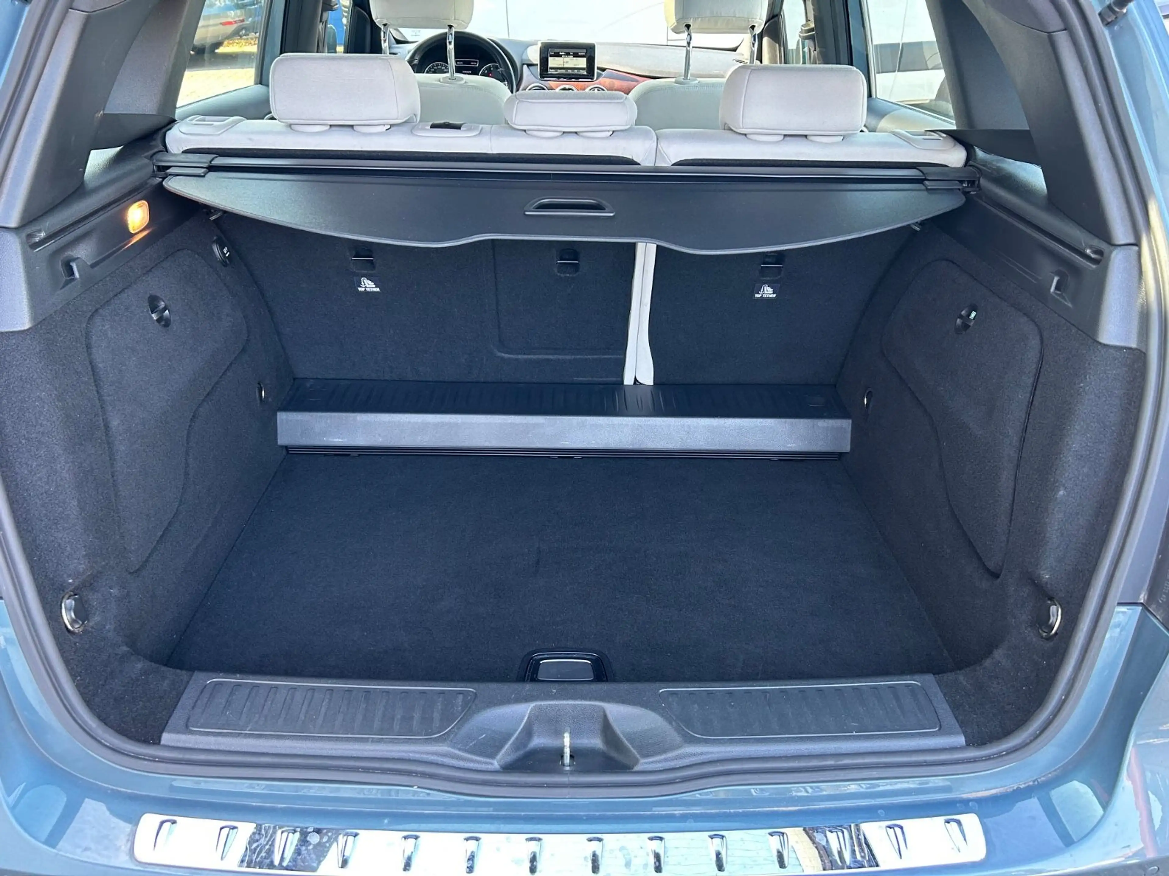 Mercedes-Benz B 250 /PANO/NAVI/SHZ/TEMP/LMF/PDC/TÜV NEU — photo 5