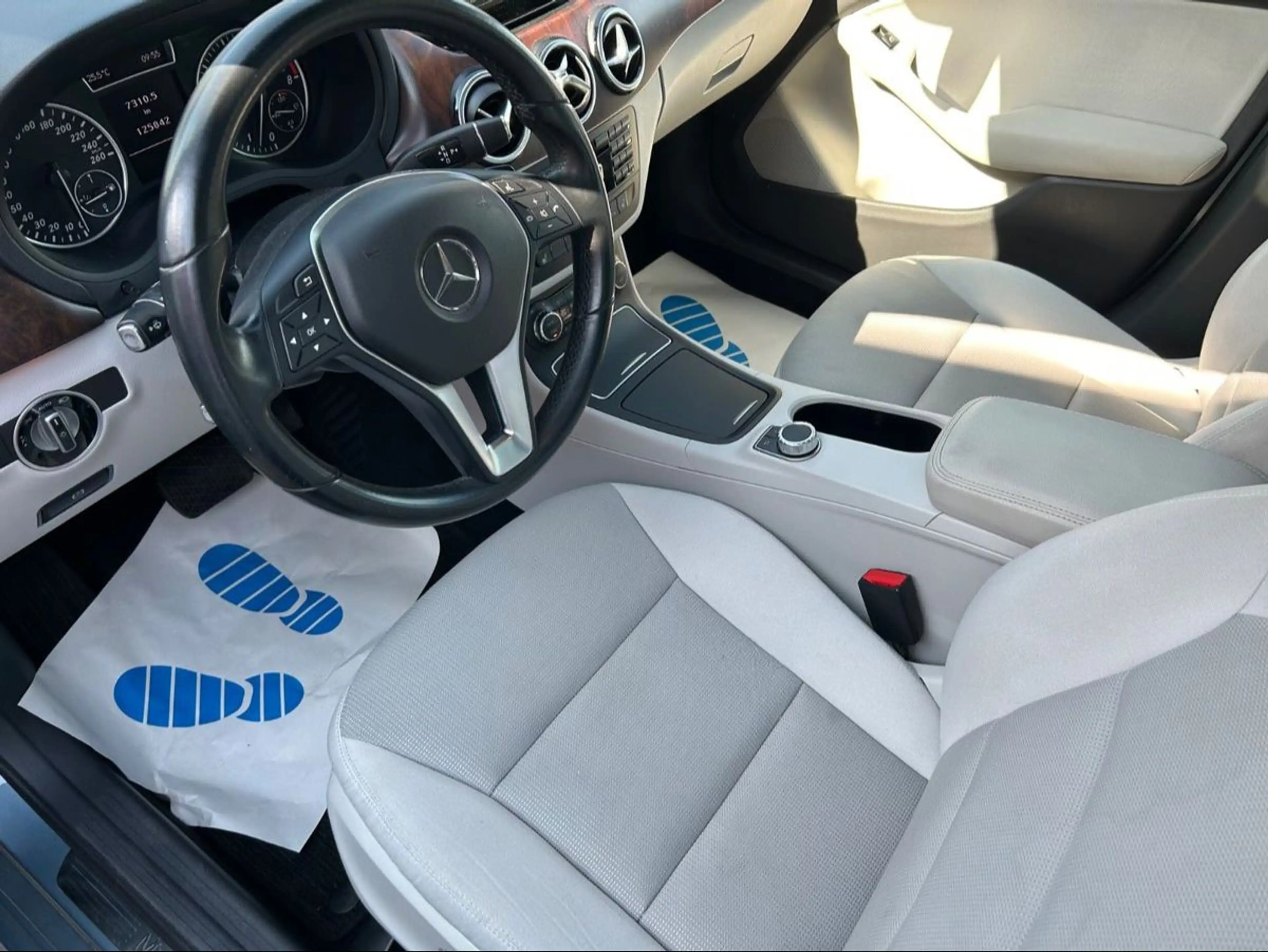 Mercedes-Benz B 250 /PANO/NAVI/SHZ/TEMP/LMF/PDC/TÜV NEU — photo 9