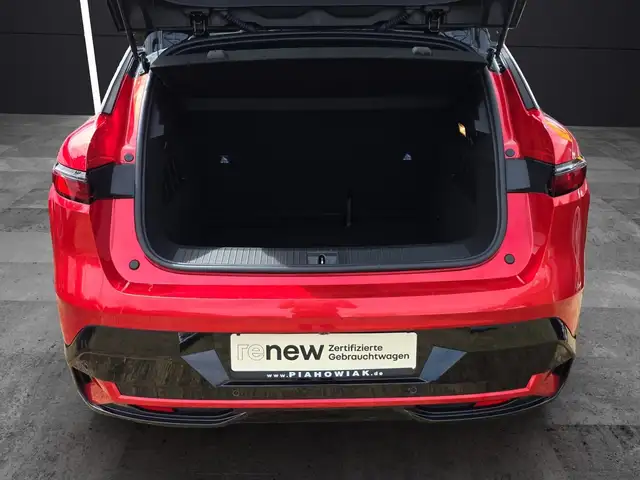 Renault Megane E-Tech view 8
