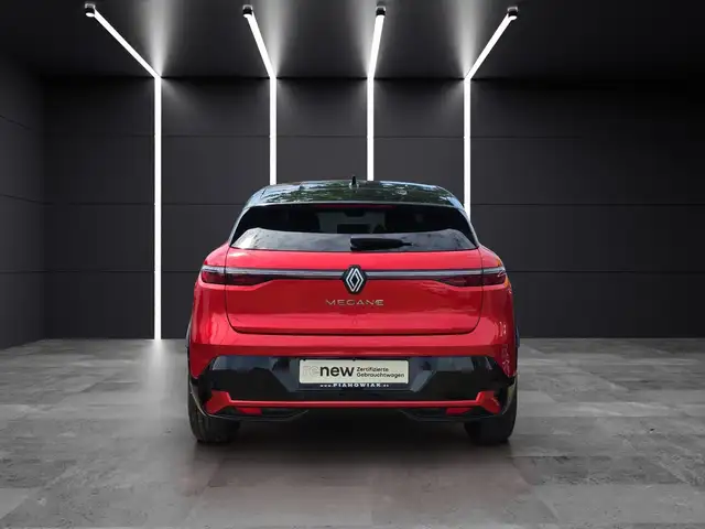 Renault Megane E-Tech view 3