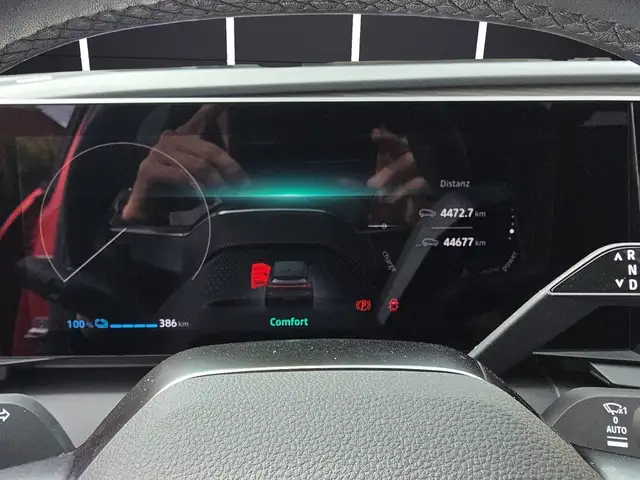 Renault Megane E-Tech view 15