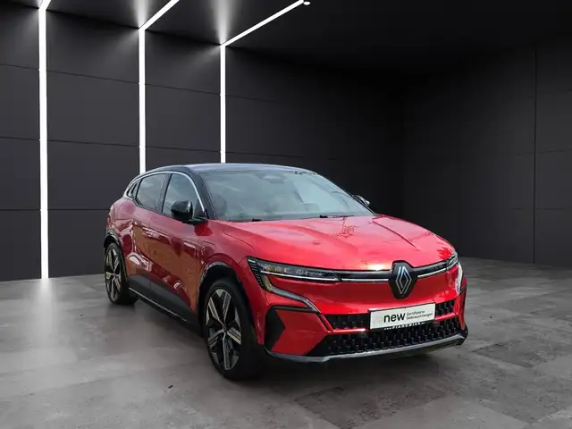 Renault Megane E-Tech view 5