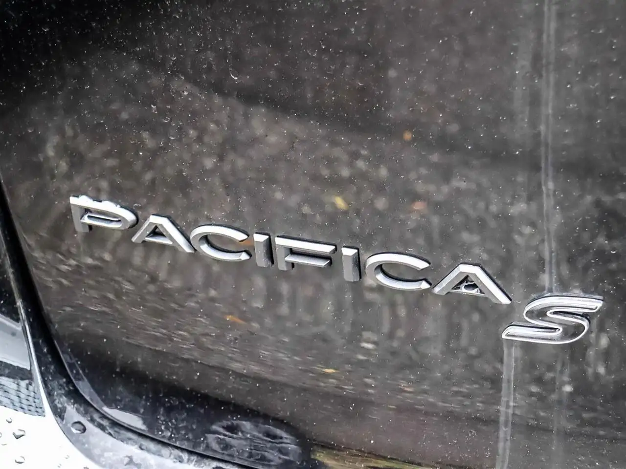 Chrysler Pacifica photo Chrysler Pacifica