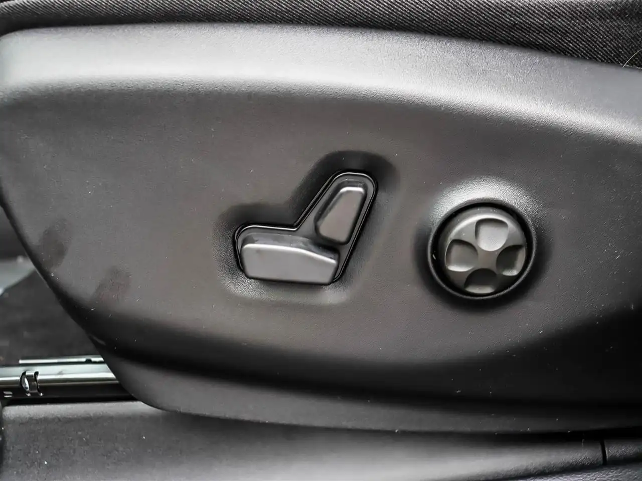 Chrysler Pacifica photo Chrysler Pacifica