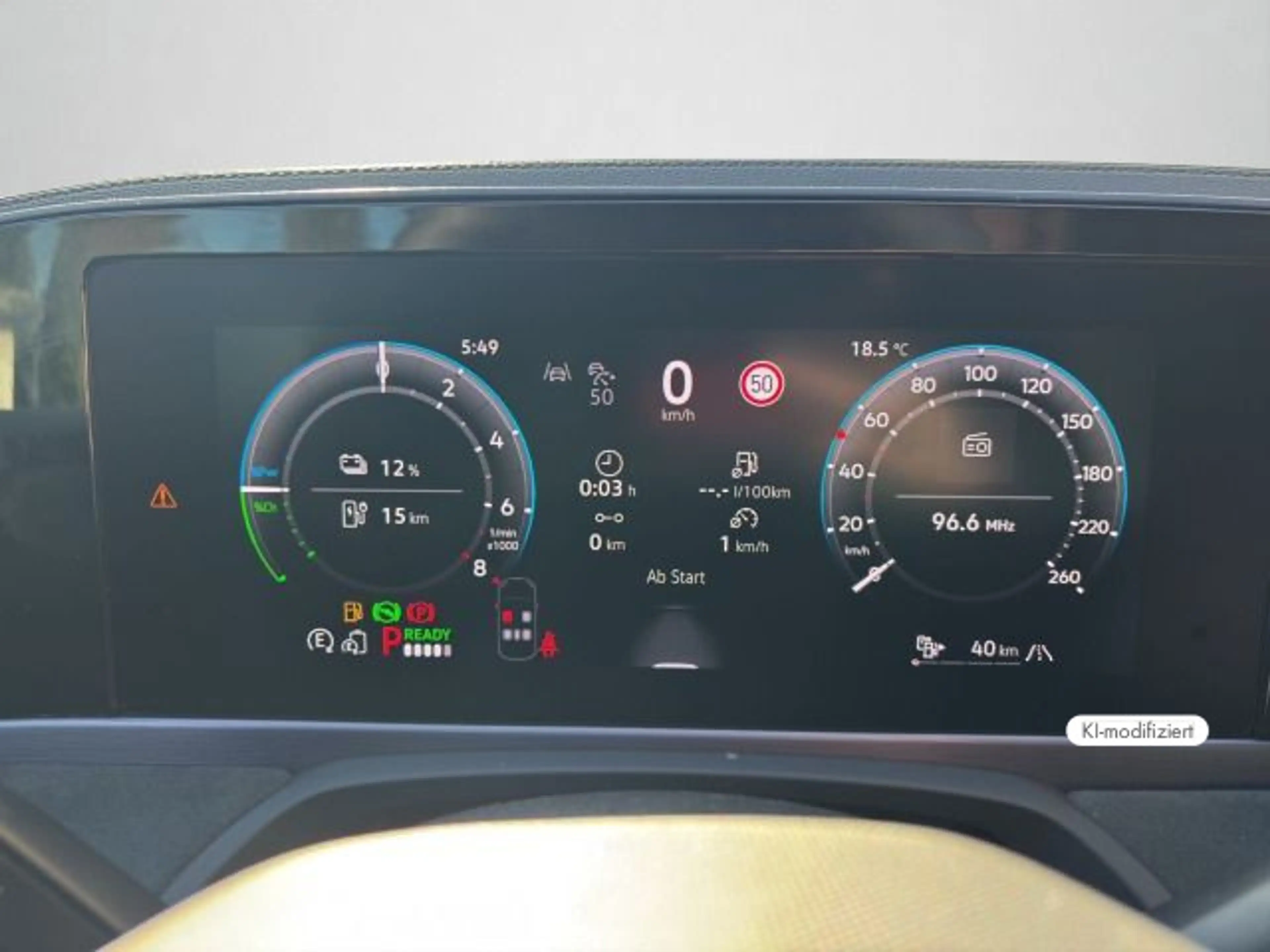 Volkswagen Passat Variant Passat 1,5 l eHybrid R-Line "Signature" AHK| Pan — photo 9