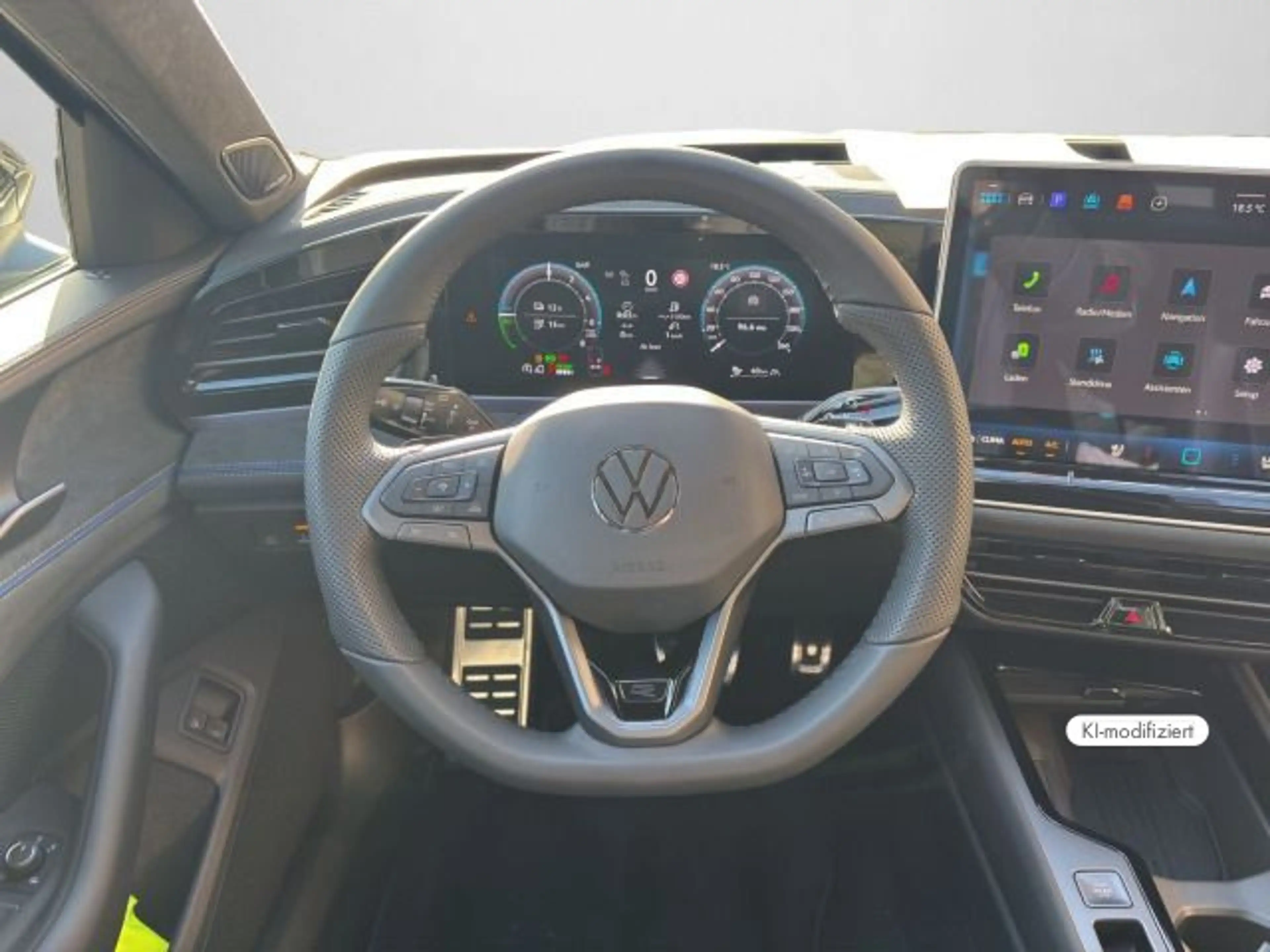 Volkswagen Passat Variant Passat 1,5 l eHybrid R-Line "Signature" AHK| Pan — photo 8
