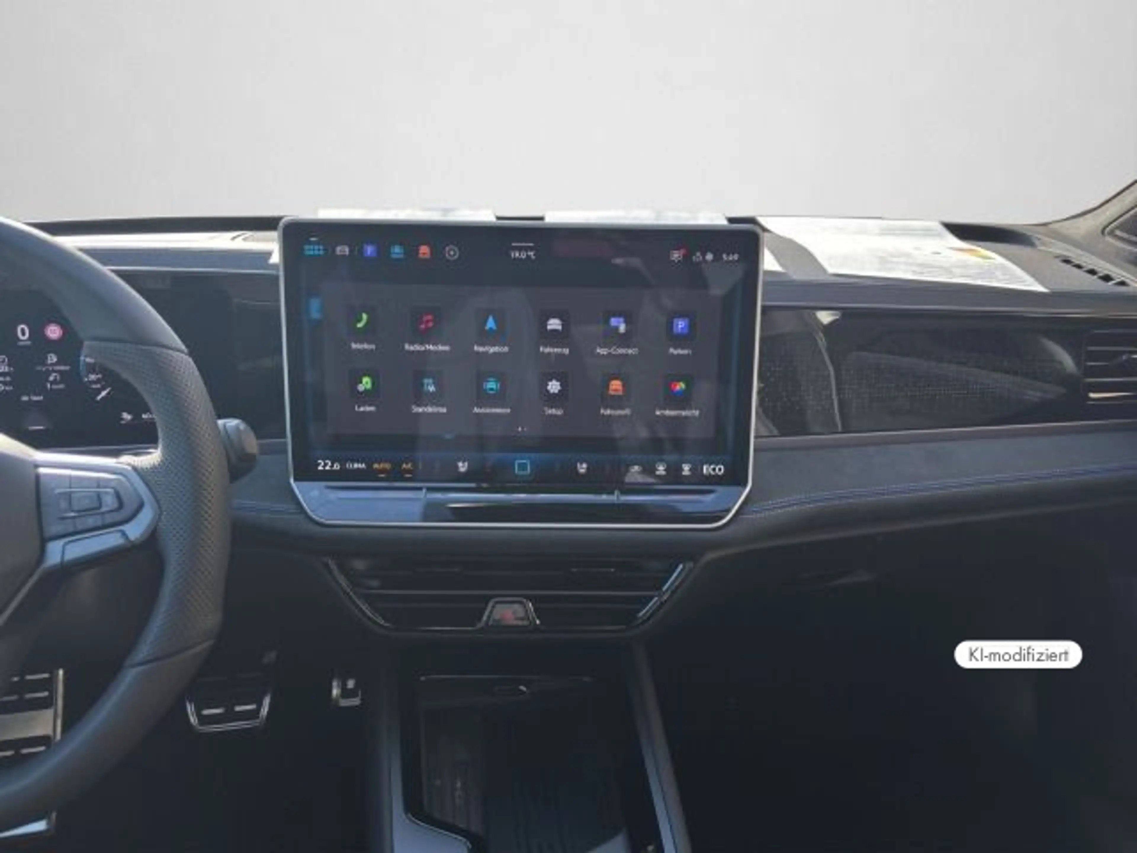 Volkswagen Passat Variant Passat 1,5 l eHybrid R-Line "Signature" AHK| Pan — photo 10