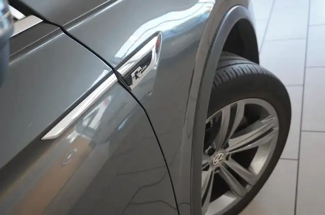 Volkswagen Tiguan view 9