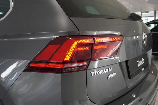 Volkswagen Tiguan view 12
