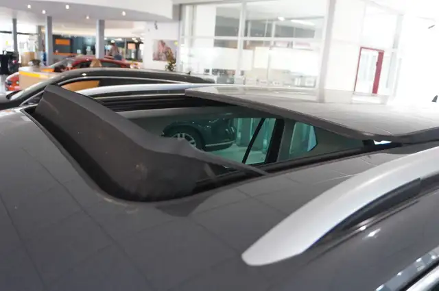 Volkswagen Tiguan view 17