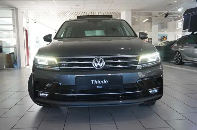 Volkswagen Tiguan view 5
