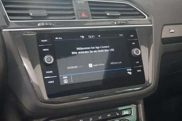 Volkswagen Tiguan view 30