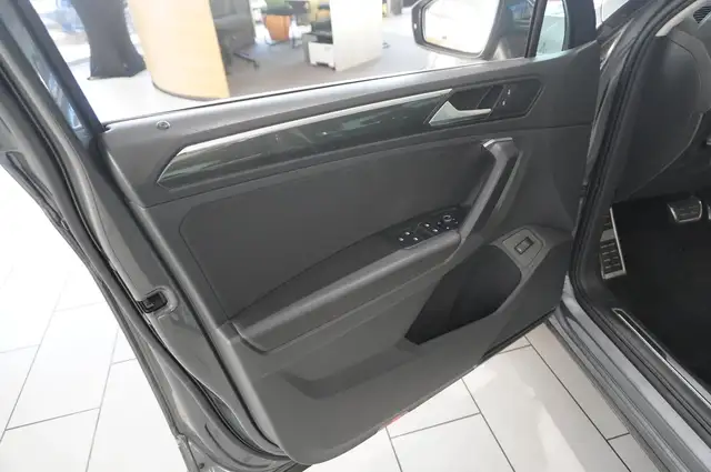 Volkswagen Tiguan view 20