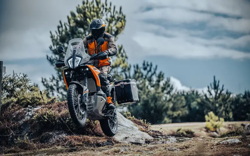 KTM 890 Adventure - foto 3