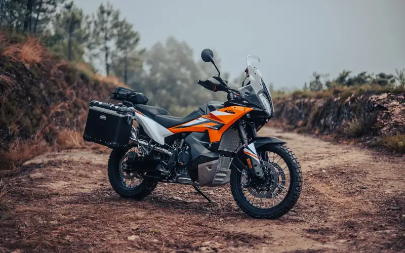 KTM 890 Adventure - foto 2