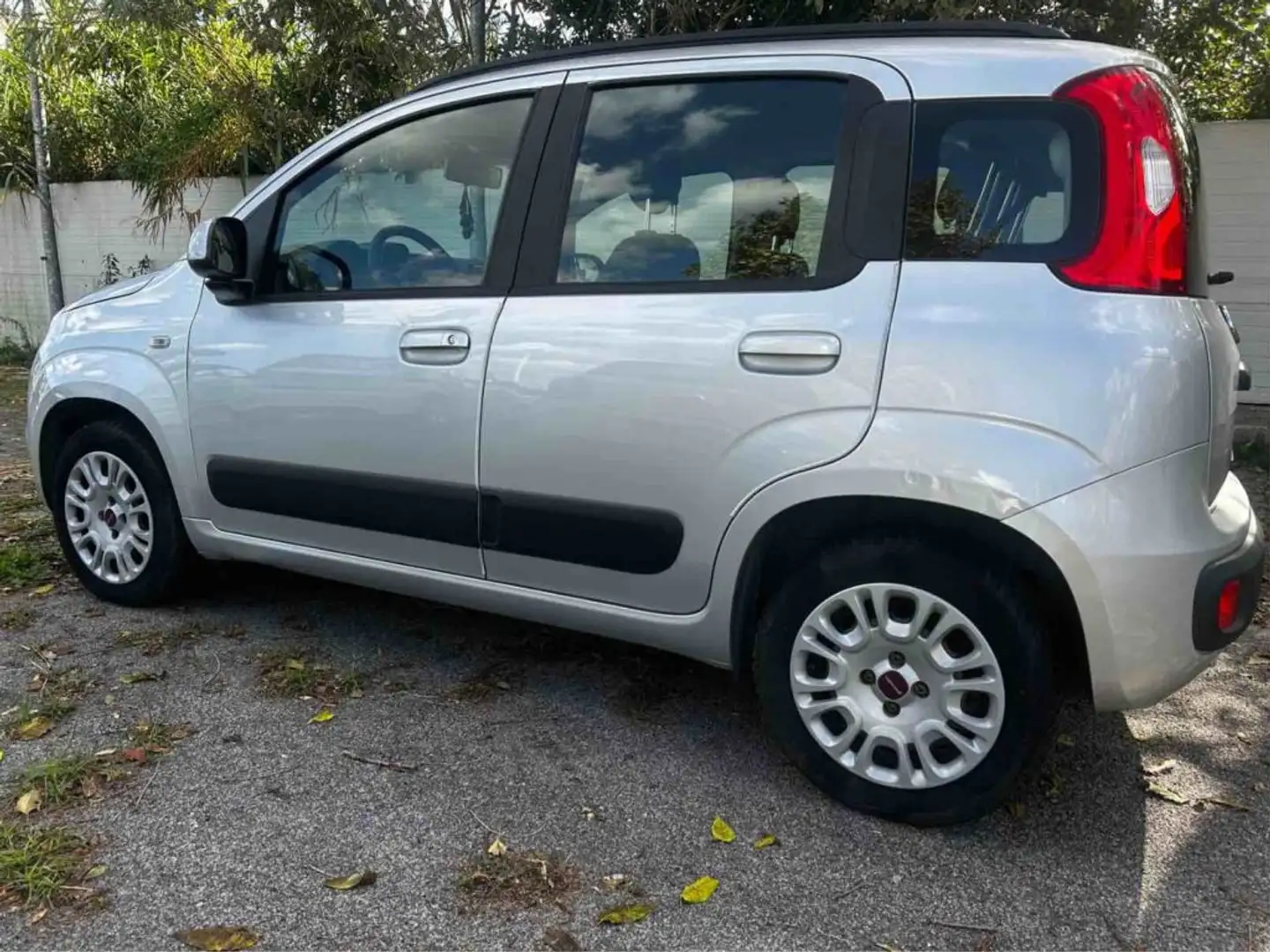 Fiat Panda 1.2 Lounge PERFETTA Silber - 2