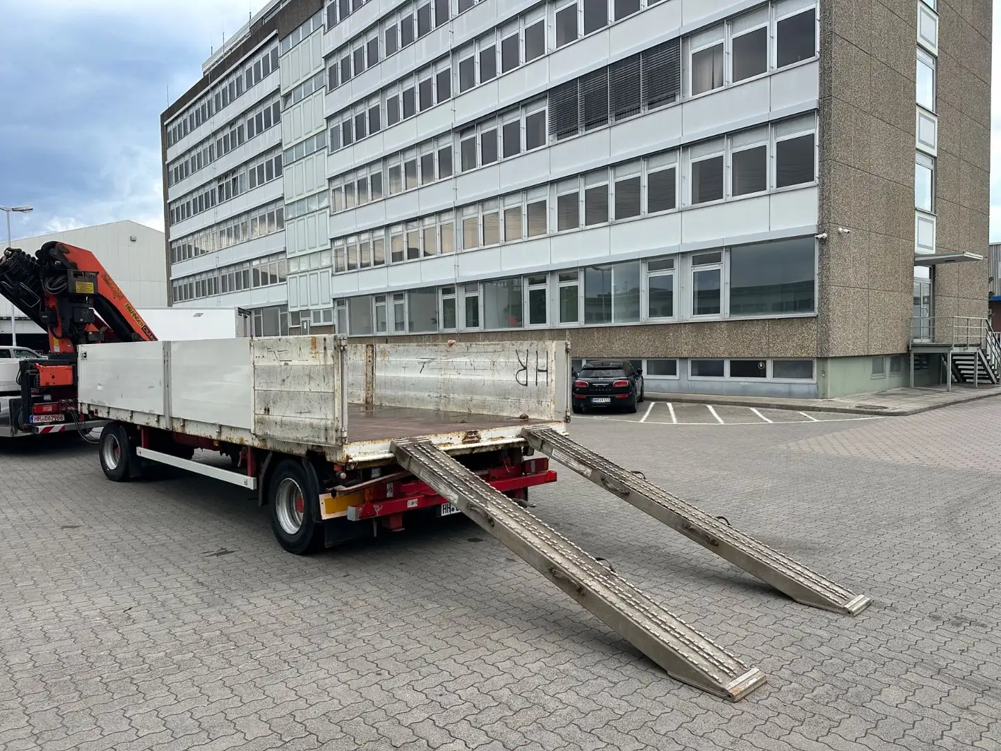 Hoffmann LPR 18.0/2 Pritsche Container Rampe Baustoff - 1