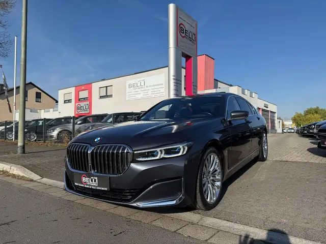 BMW 750 i xDrive Design Pure Excellence FINANZIERUNG
