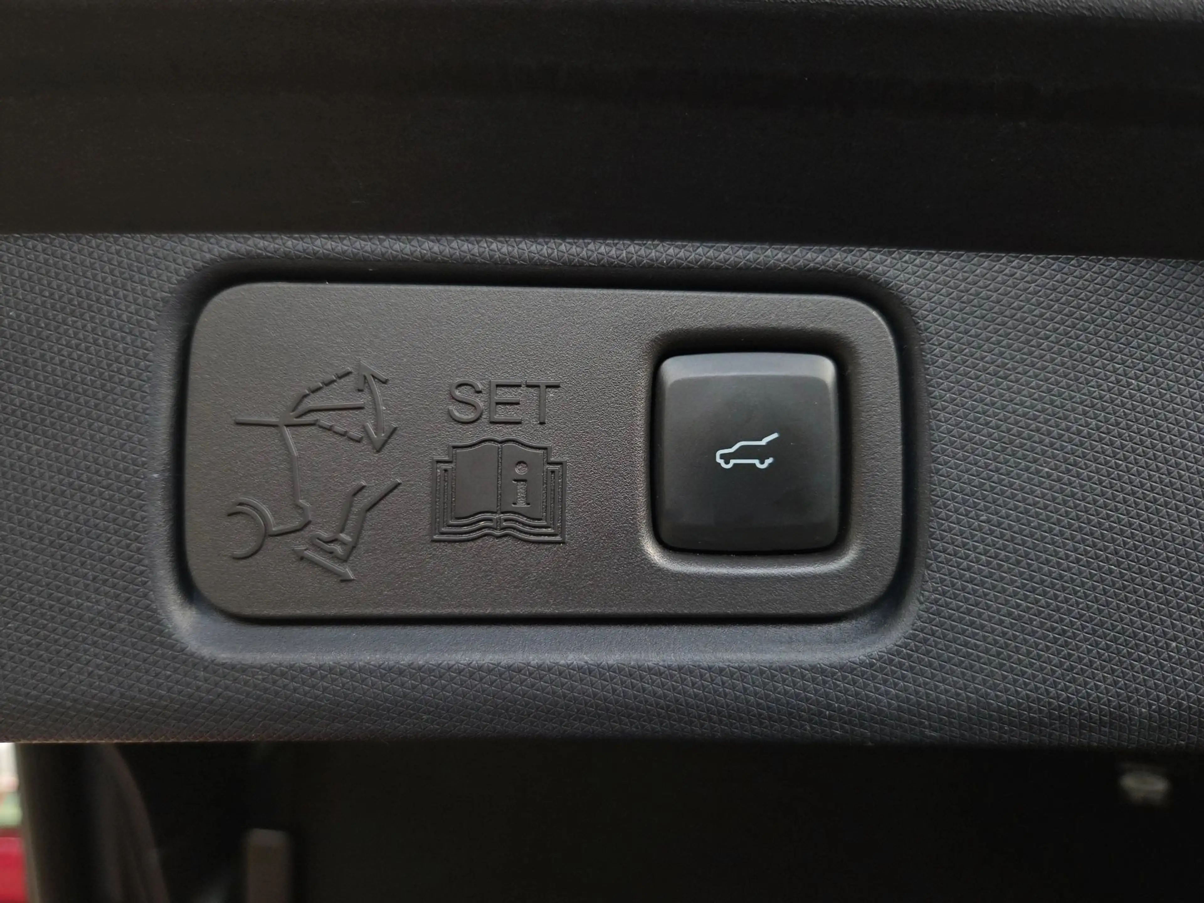 Ford Mustang Mach-E 88kWh AWD Elektro Extended Range — photo 13