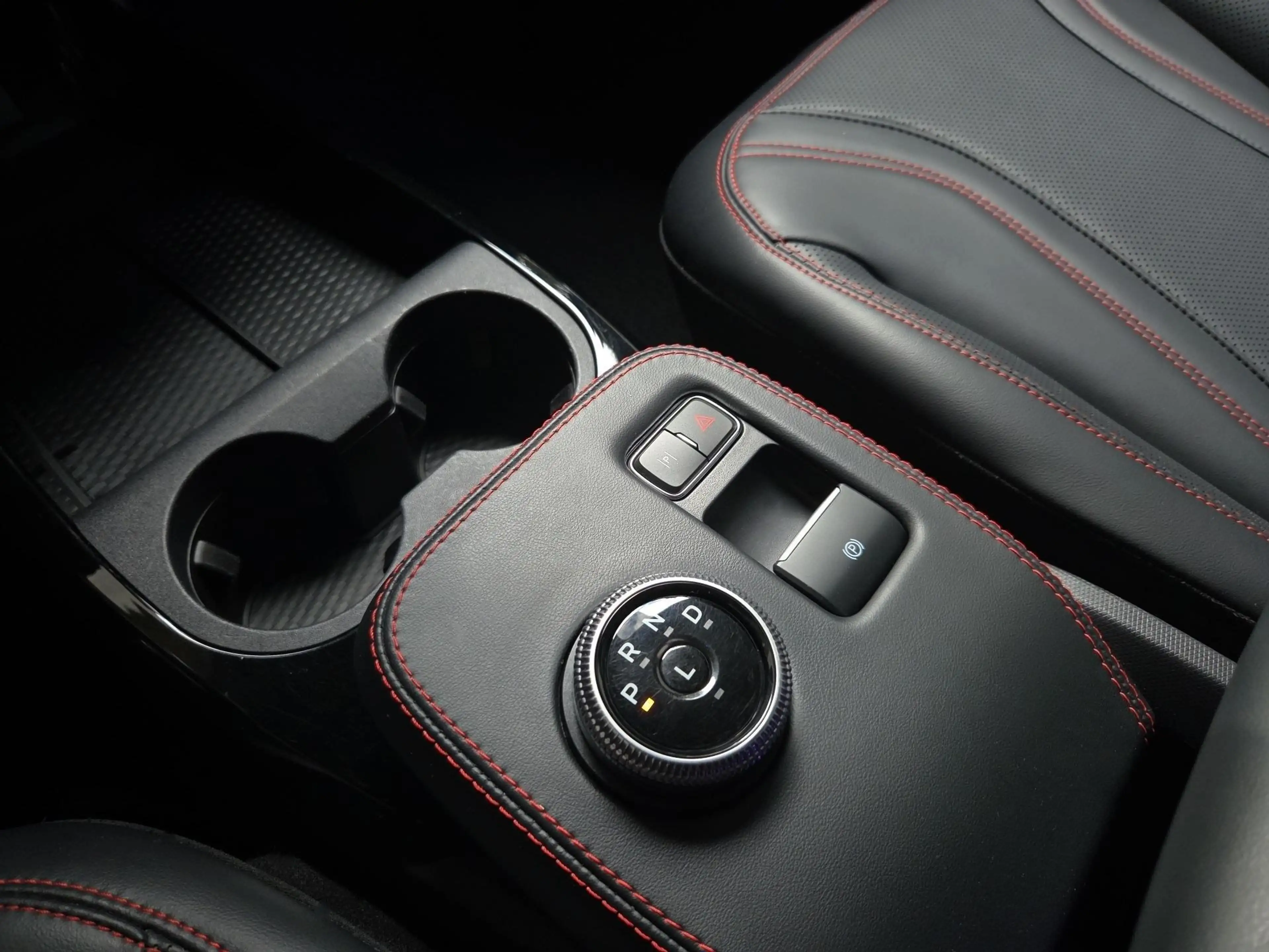 Ford Mustang Mach-E 88kWh AWD Elektro Extended Range — photo 34