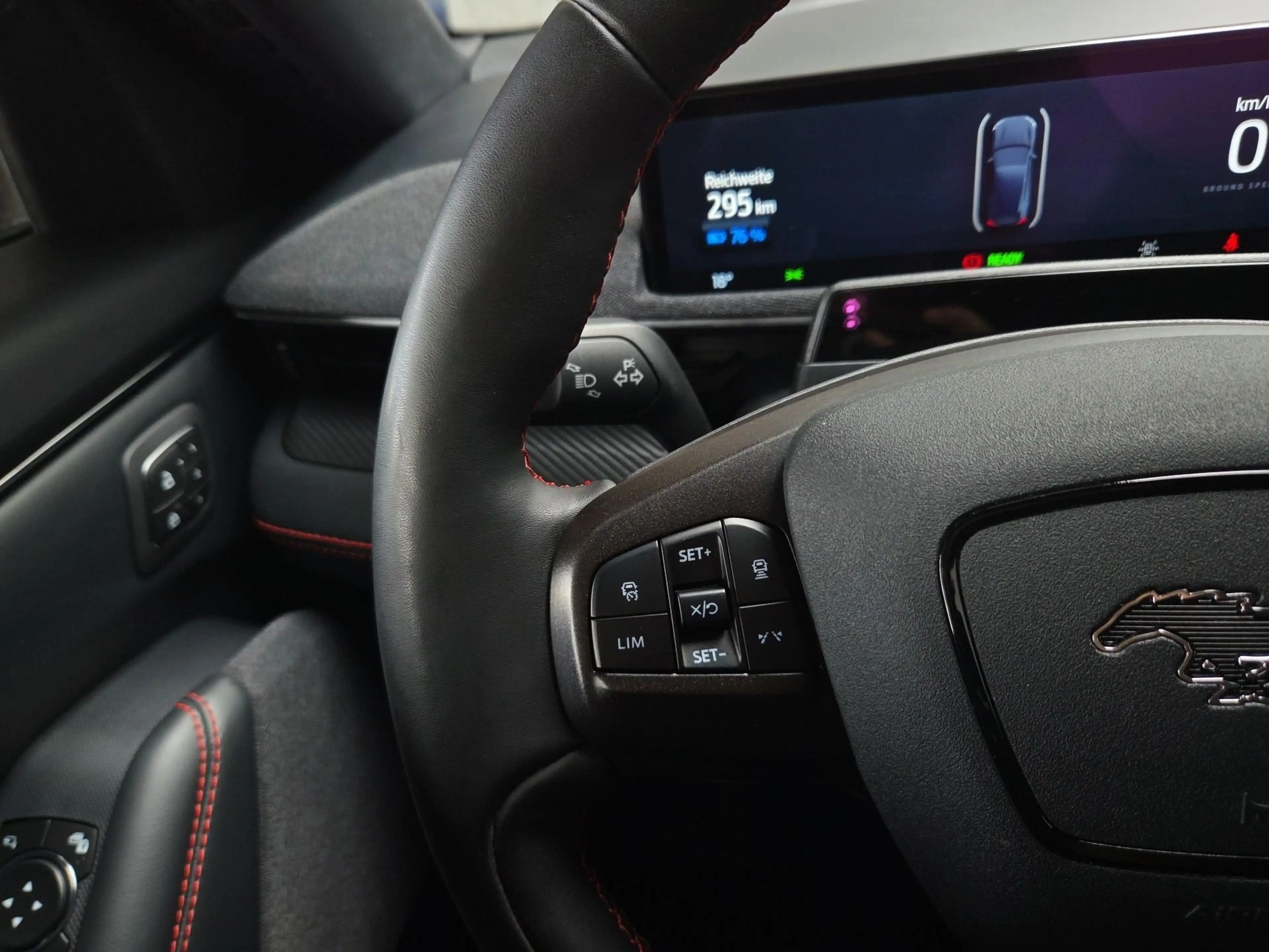 Ford Mustang Mach-E 88kWh AWD Elektro Extended Range — photo 21