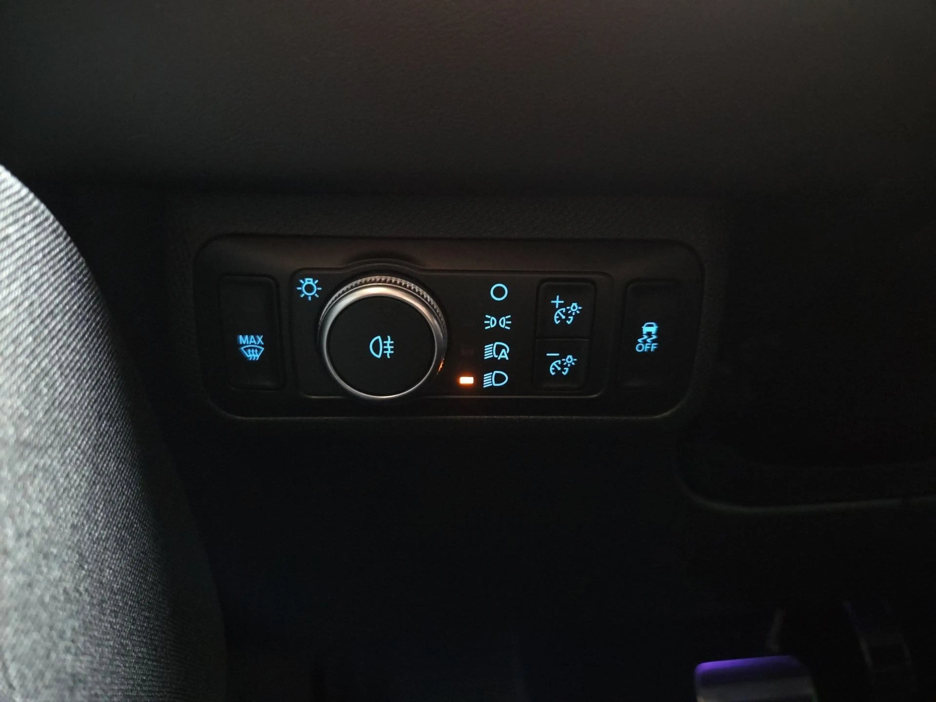 Ford Mustang Mach-E 88kWh AWD Elektro Extended Range — photo 39