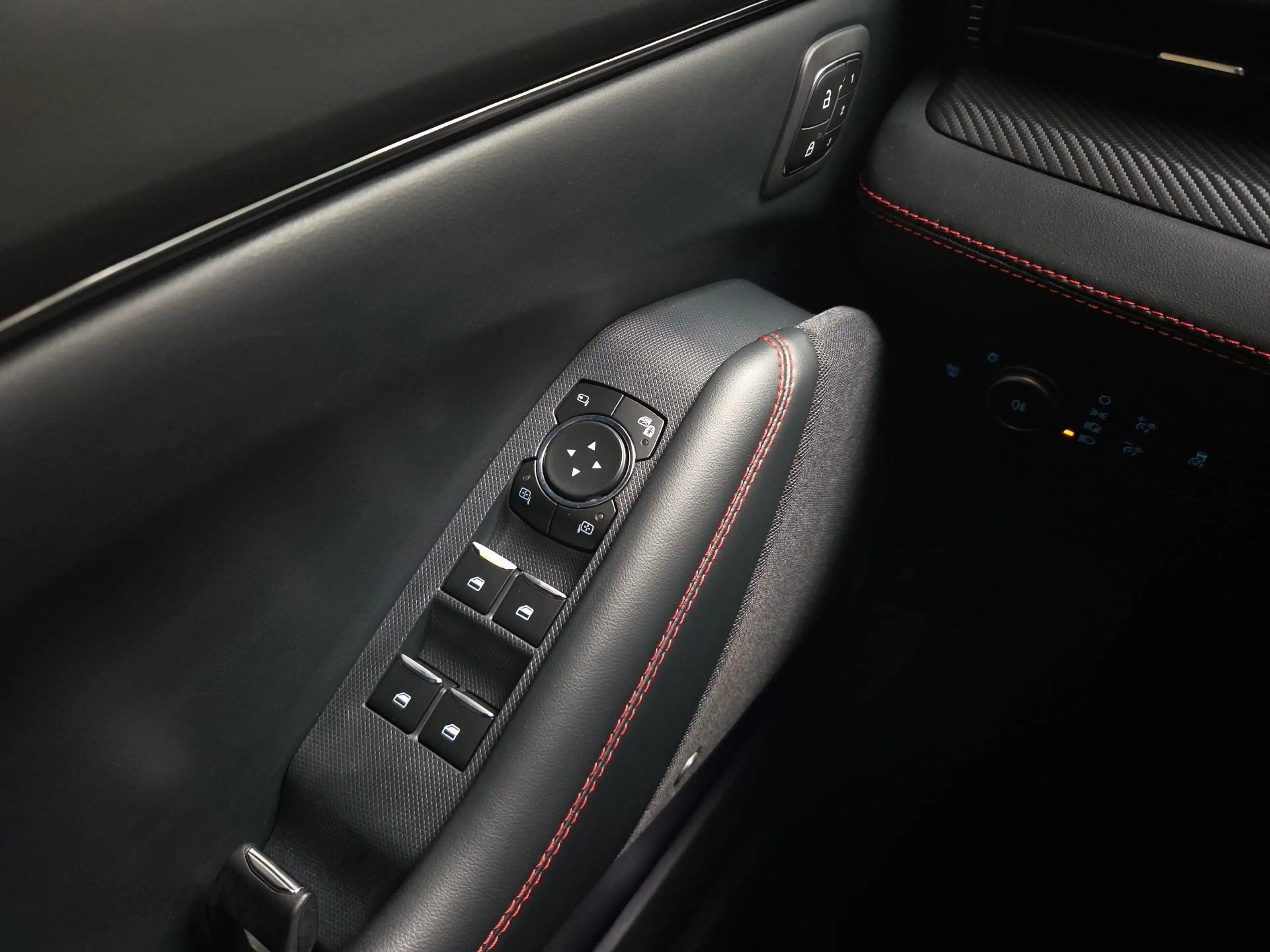 Ford Mustang Mach-E 88kWh AWD Elektro Extended Range — photo 16