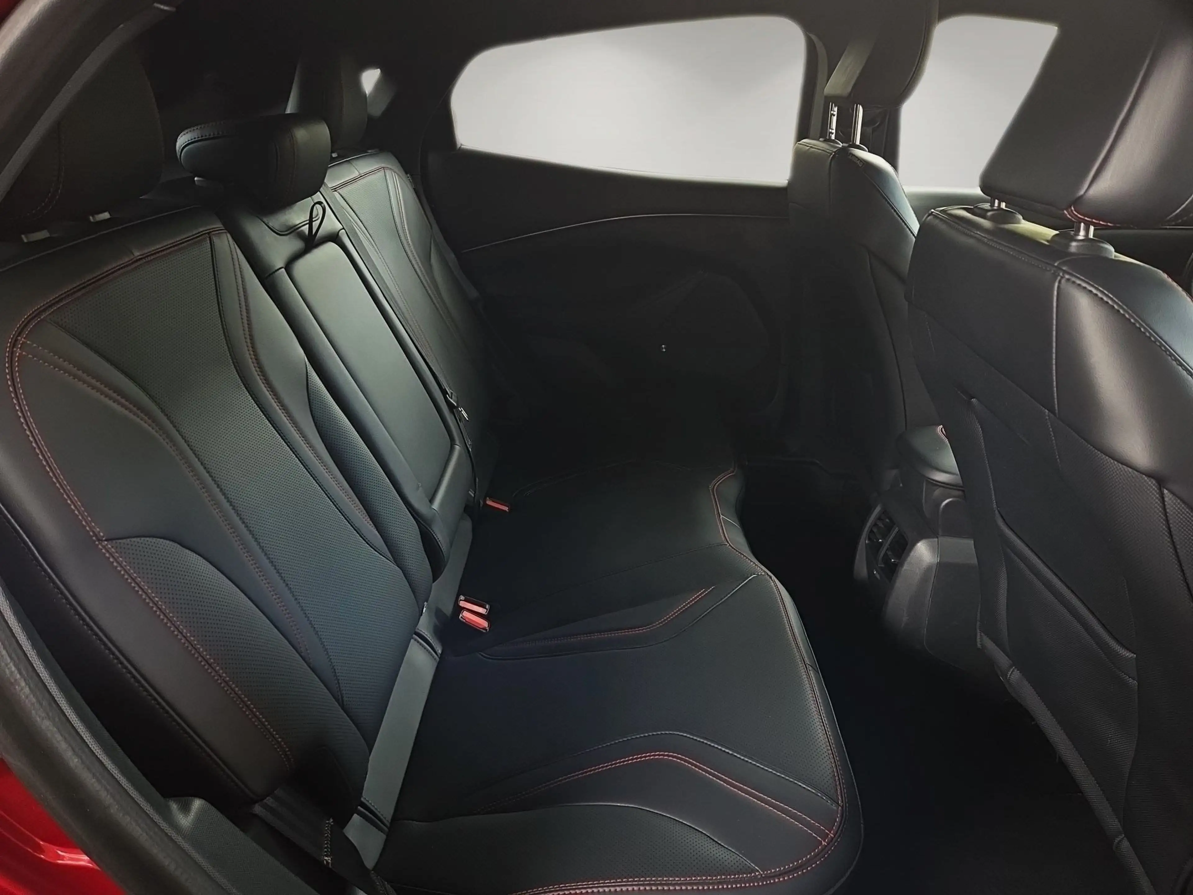 Ford Mustang Mach-E 88kWh AWD Elektro Extended Range — photo 37