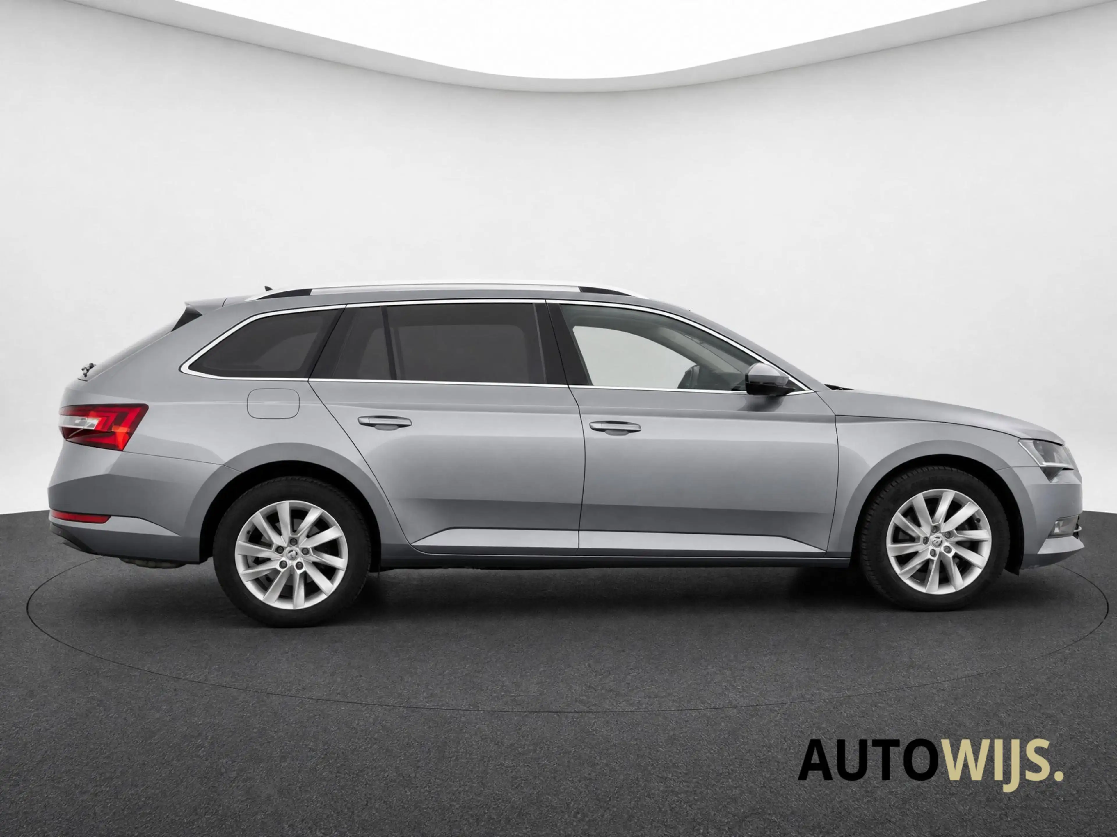 Skoda Superb Combi 1.5 TSI ACT Ambition Business|AUT|LED|Cruise — photo 3