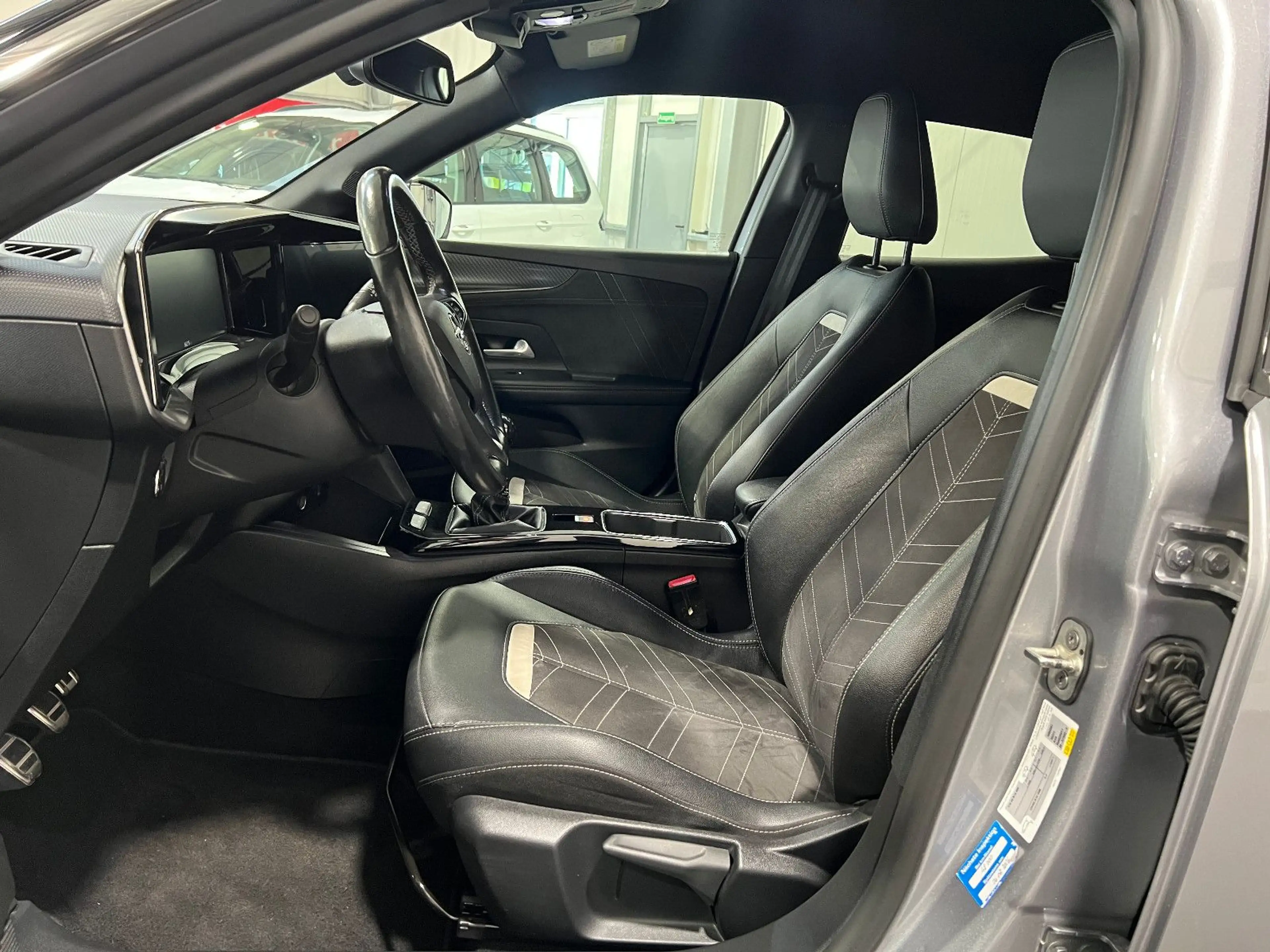 Opel Mokka 1.2 Ultimate **Navi*LED*SHZ*Kamera** — photo 15
