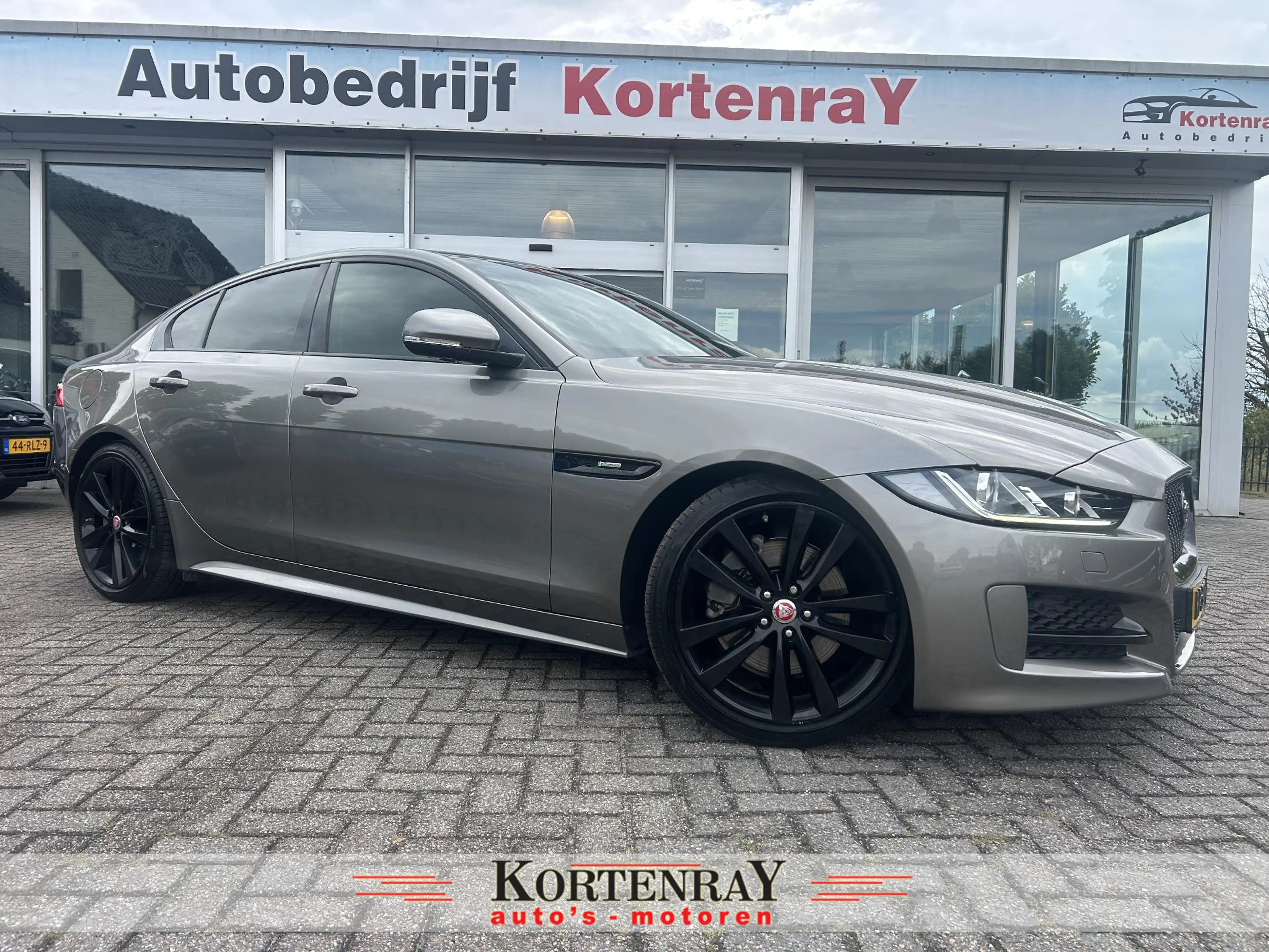 Jaguar XE 2.0 Portfolio R Sport Black Pack/automaat/ Bomvol