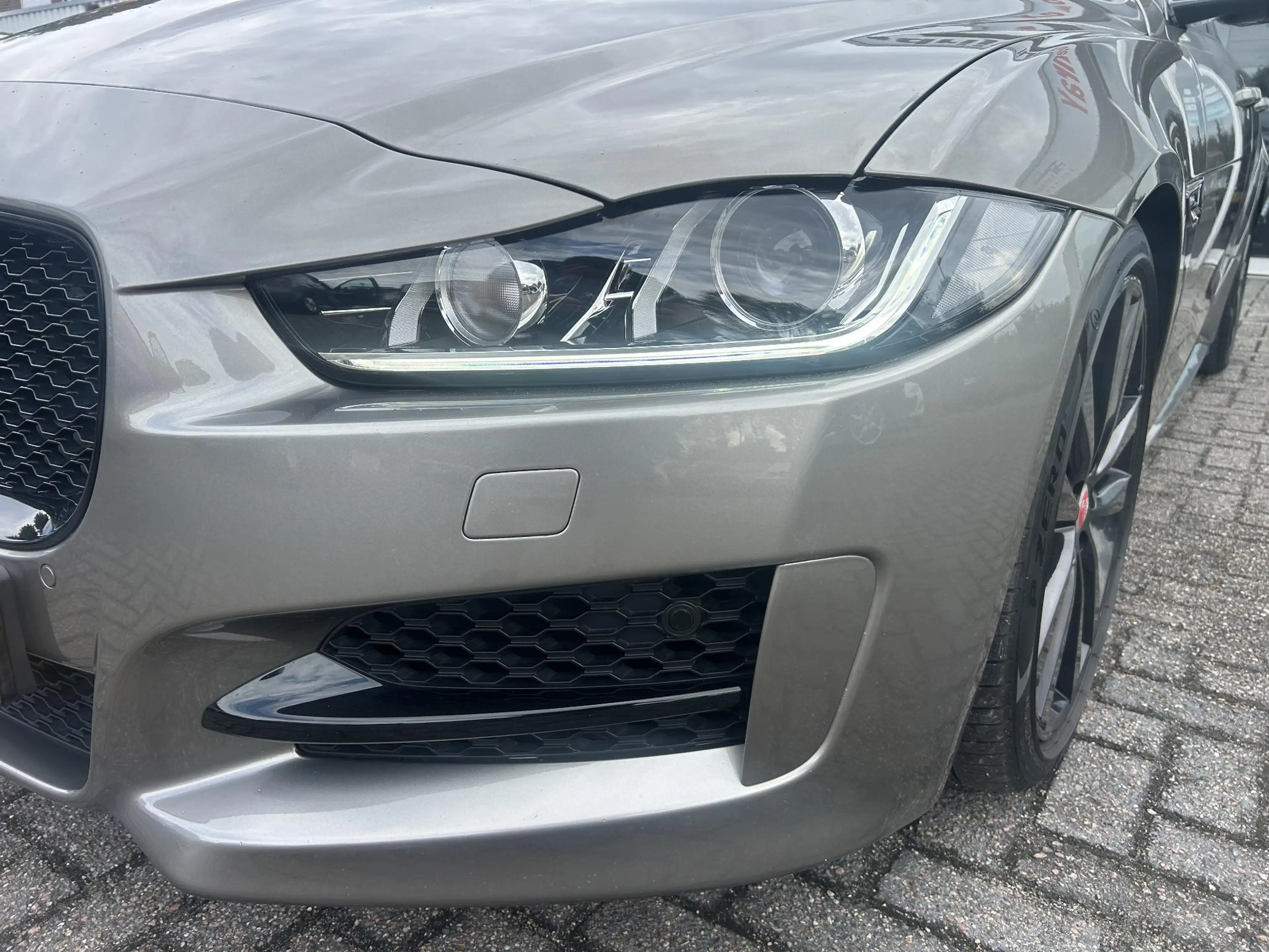 Jaguar XE 2.0 Portfolio R Sport Black Pack/automaat/ Bomvol — photo 13
