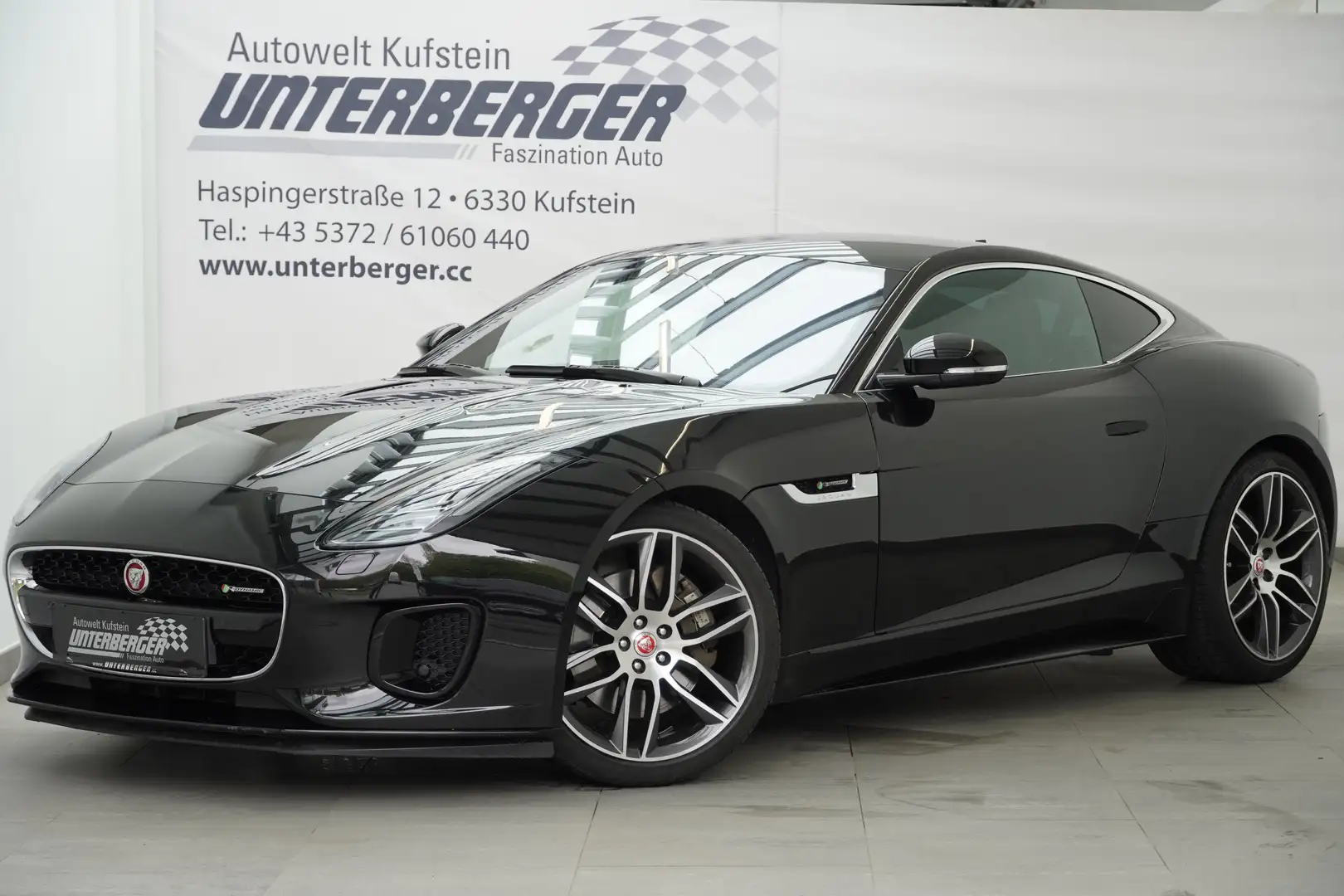 Jaguar F-Type P300 RD Coupe Aut. Schwarz - 2
