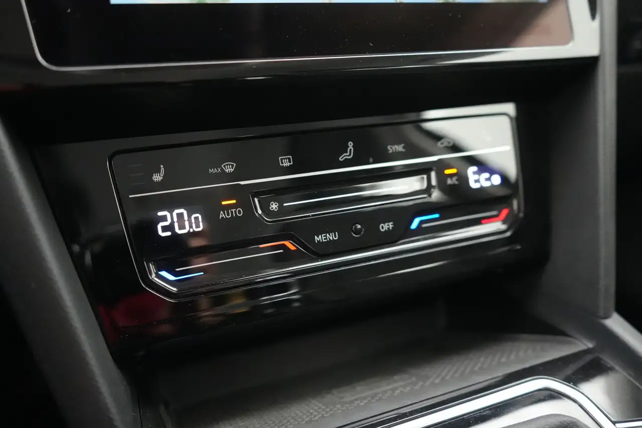 Volkswagen Passat 1.4 TSI MSQ GTE Business LED GPS PDC CAM Verw. Zet, миниатюра 26