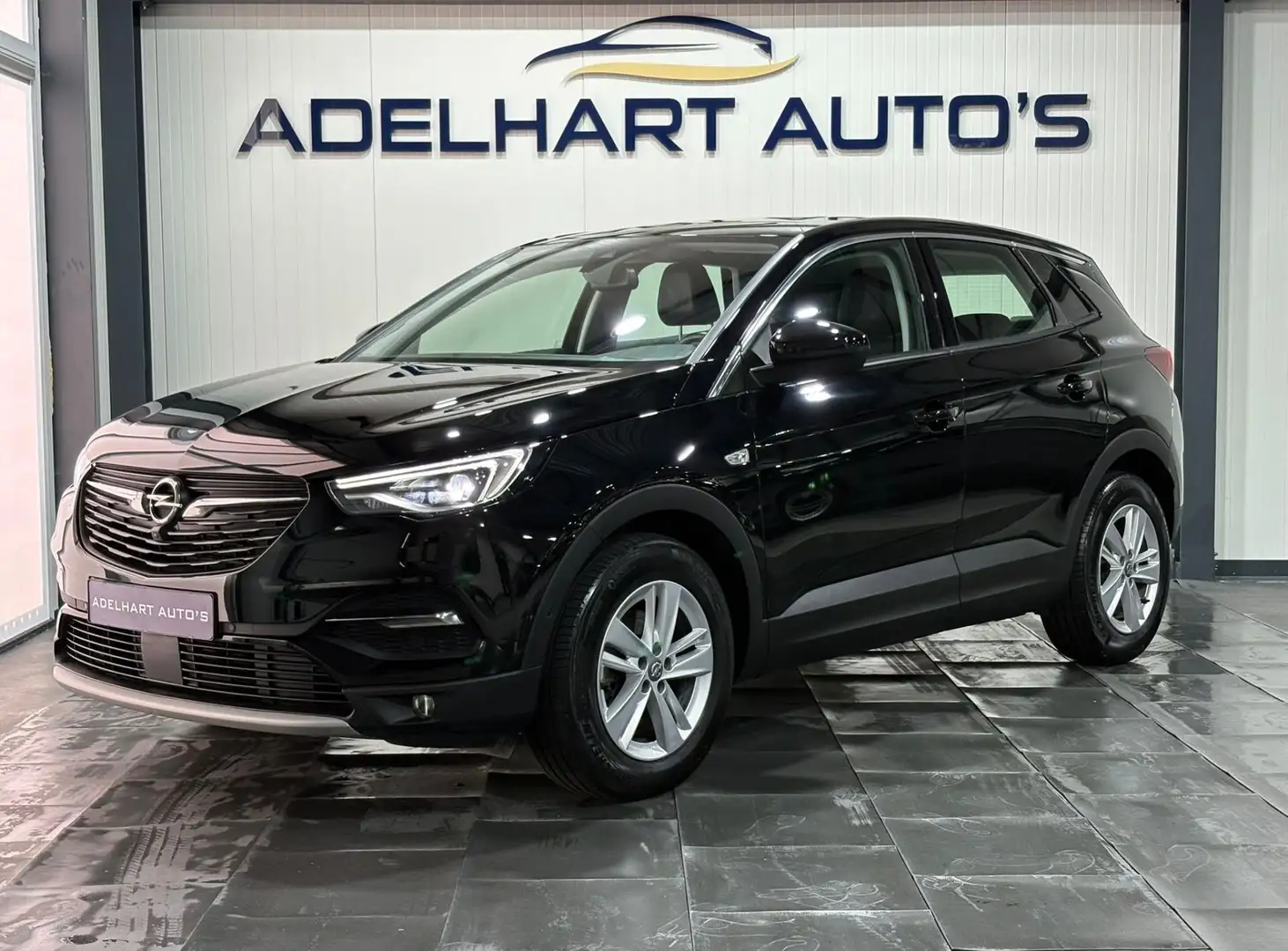 Opel Grandland X 1.2 Turbo Business Edition Automaat / Navigatie fu Zwart - 1