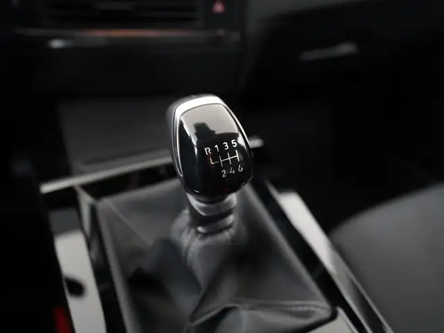 Opel Astra view 11
