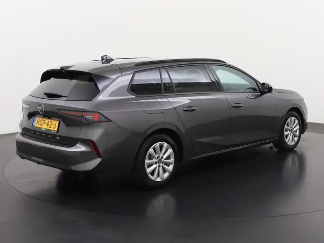 Opel Astra view 5