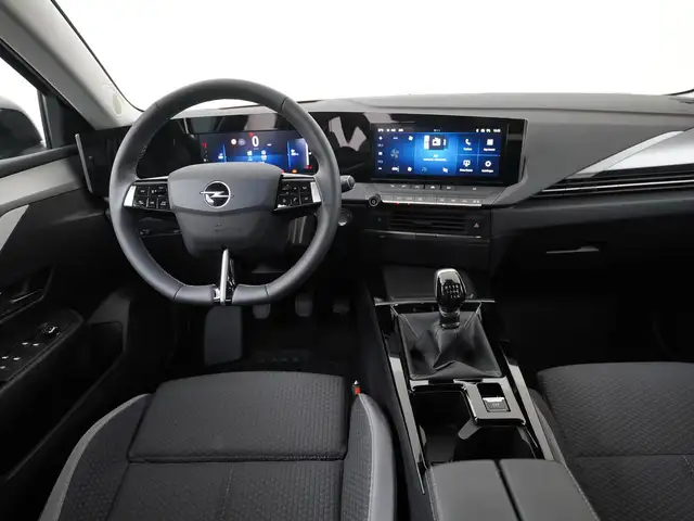 Opel Astra view 6