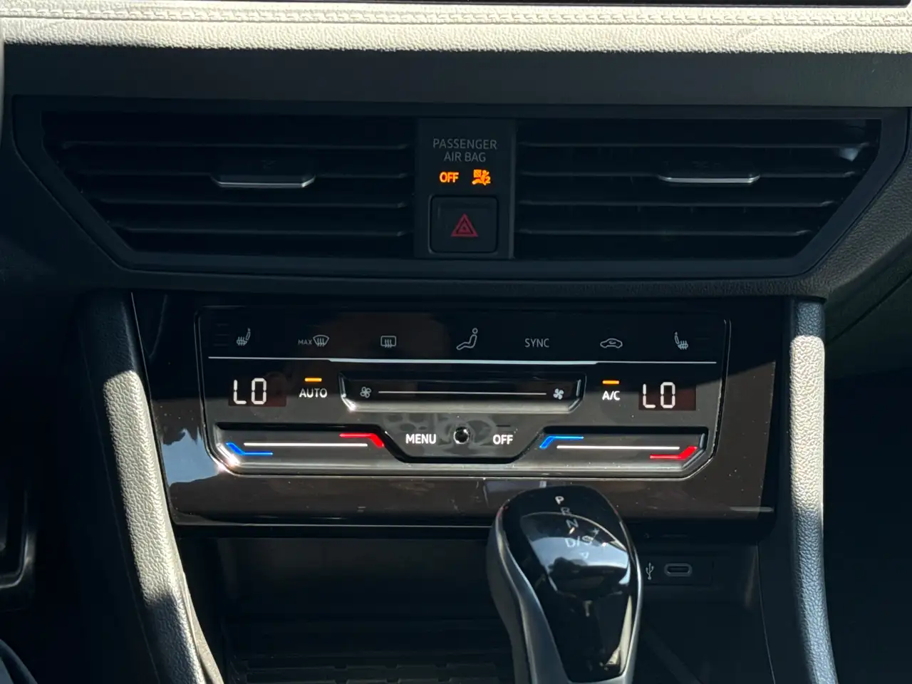 Volkswagen Jetta снимка Volkswagen Jetta