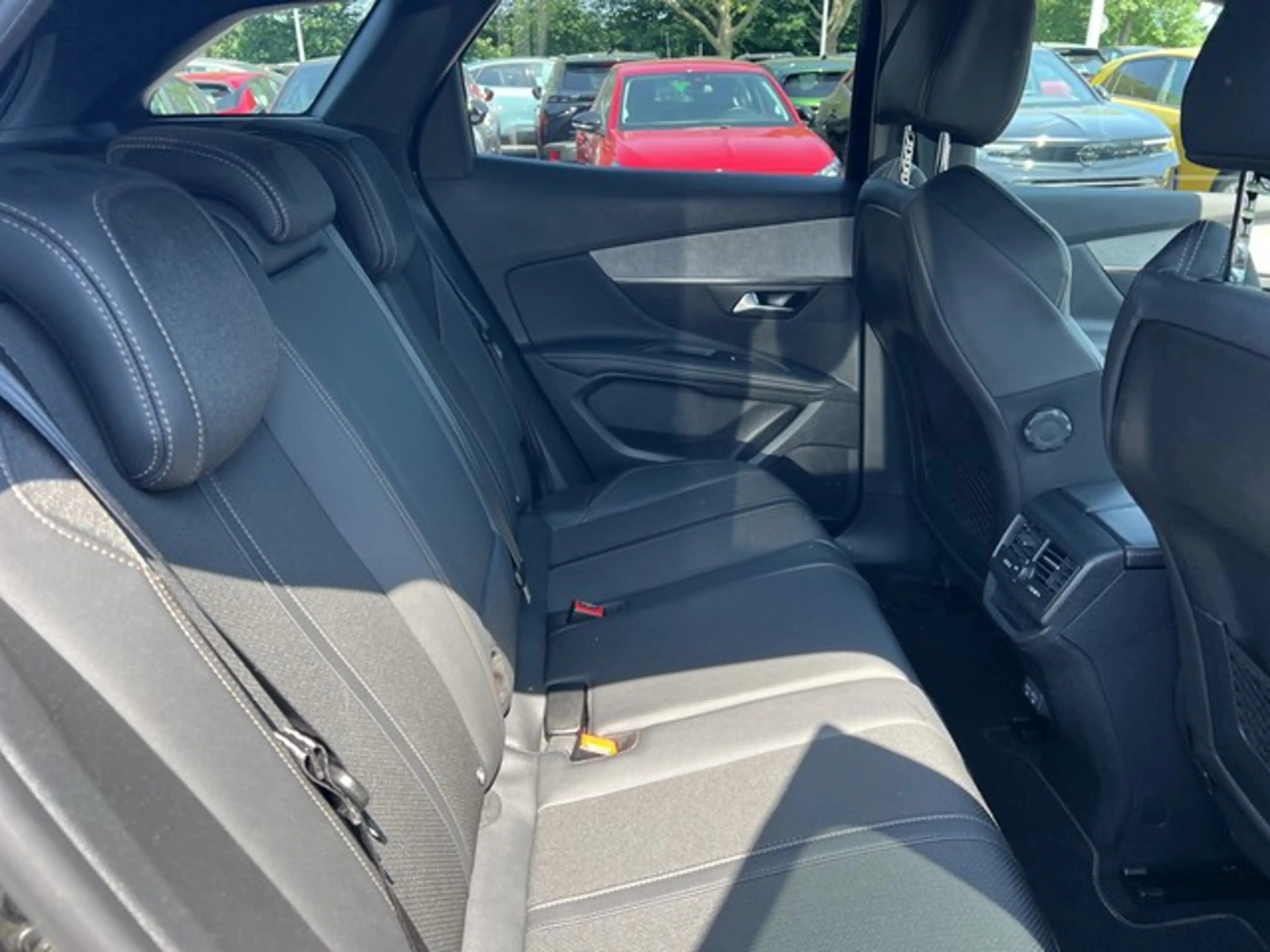 Peugeot 3008 GT HYBRID 136 e-DSC6 LED+ACC+NAVI+KAMERA+SHZ — photo 14