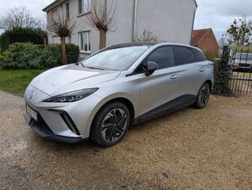 MG4 64 kWh Luxury Luxury
