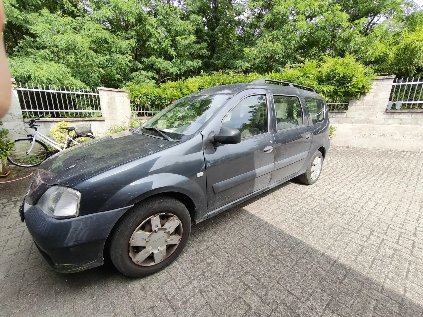 Dacia Logan MCV 1.5 dci Laureate 85cv 5p.ti FL - 2